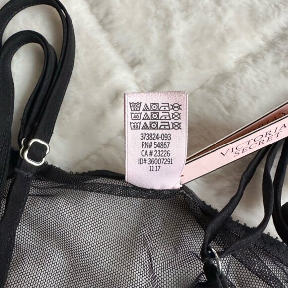 Victoria's Secret | Dream Angels Black Chantilly Lace & Tulle Slip | Size Small - Picture 6 of 9